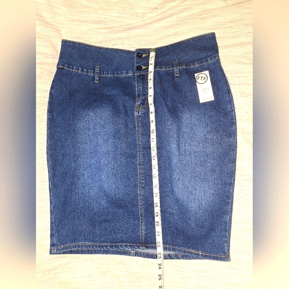 Fashion to Figure Denim Paper Bag Skirt size 1X GENEROUS STRETCH - Picture 2 of 7
